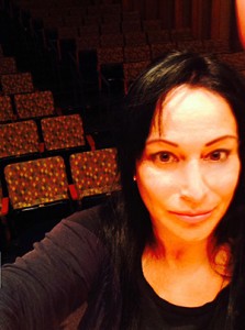 Holly Knight records Steinway in Zipper Hall, 'Fully ALive'